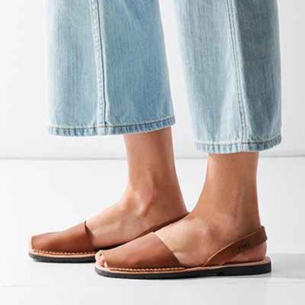 Pons Acarcas Leather Sandals in Classic Brown